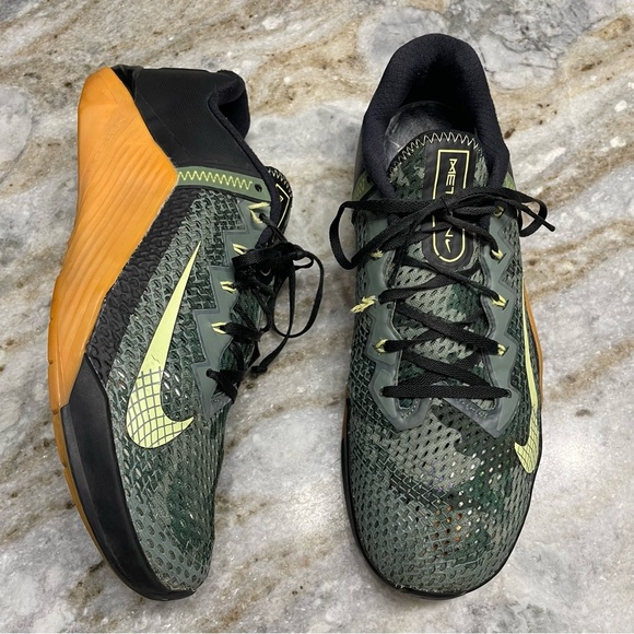 NIKE Metcon 6 Black Gum CK9388-032 Black/Limelight/Gum Medium Brown/Limelight - Picture 1 of 15